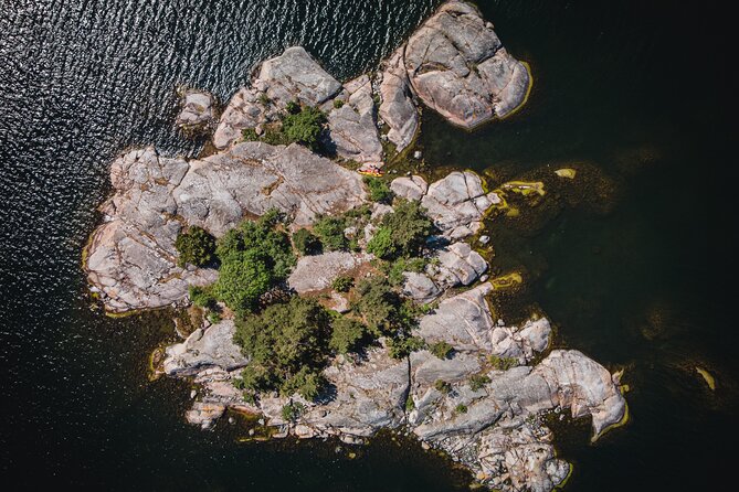 3-Day Self-guided Kayak Weekend Tour - First stop: From central Stockholm to Stavsnäs by bus and boat mindset
