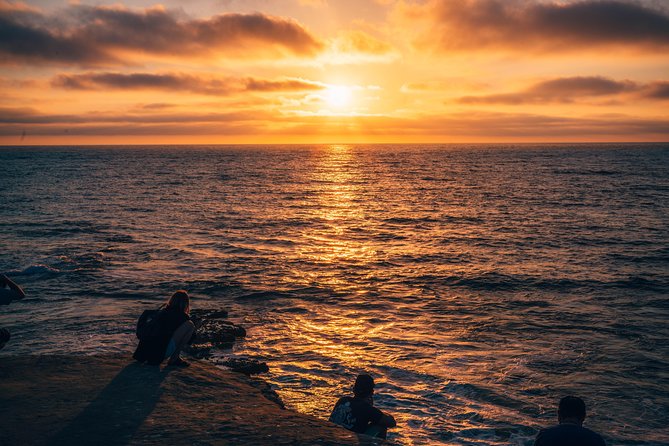 A Local’s Guide to La Jolla’s Sights: A Self-Guided Urban Stroll - La Valencia Hotel: a grand stop you can step into