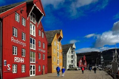 A Tromsø Introduction: A Self-Guided Audio Tour - Offline VoiceMap: The Real Convenience Play