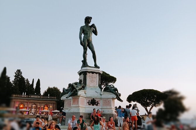 Accademia Gallery Skip the line Tickets with Audio Guide - Navigating crowds and museum etiquette without losing your day