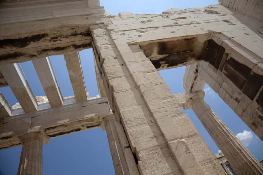 Acropolis Self-Guided Smartphone Tour w/Audio & 3D(No entry) - No Meeting Point: How to Reach the Acropolis Without Stress