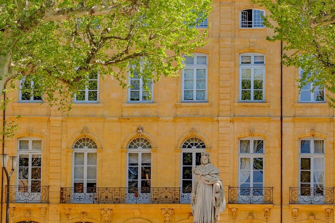 Aix-en-Provence Scavenger Hunt and Sights Self-Guided Tour - Photo tasks: creativity points and why couples and kids like it