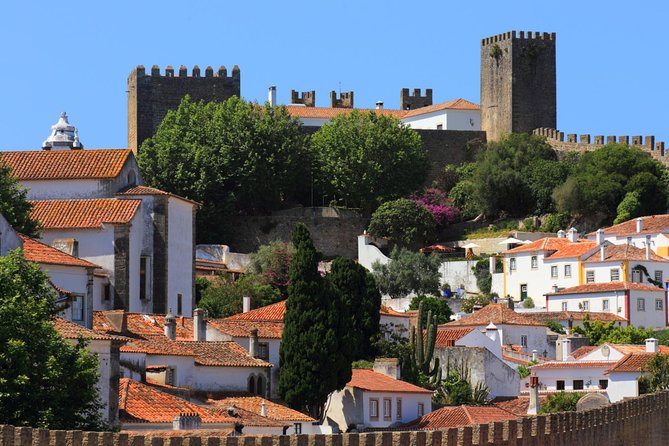 Alcobaça & Óbidos: Self-guided tour - Alcobaça monastery: UNESCO scale and the tombs that stop time