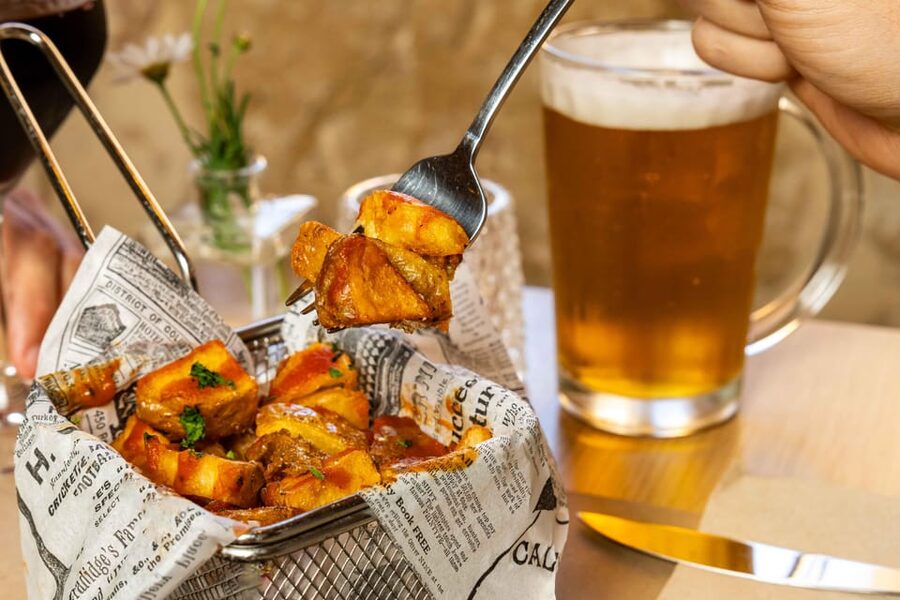 Alcudia: Self-Guided Gourmet Tapas and Wine Tour - Starting at Básico Gastro Bar (and keeping your timing sane)