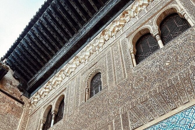 Alhambra Experience – Explore Nasrid Palaces & Generalife Gardens - Stop 1: Alhambra complex entry and the first wow moments