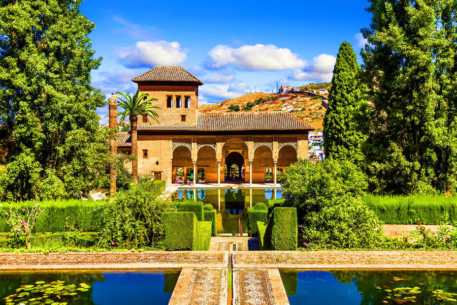 Alhambra: Ticket with Audioguide - Alhambra at your own pace beats the hurried version