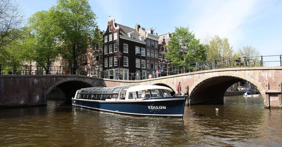 Amsterdam: 75 Minute City Canal Cruise with Audio Guide - The Audio Guide in 19 Languages (Including Kids Fresh Water Pirate)