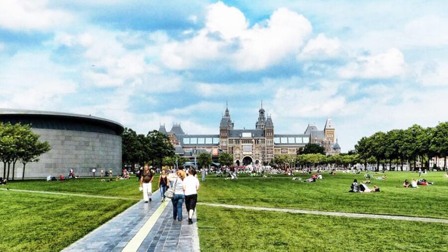 Amsterdam Audioguide - TravelMate app for your smartphone - Canals: why they’re more than scenery