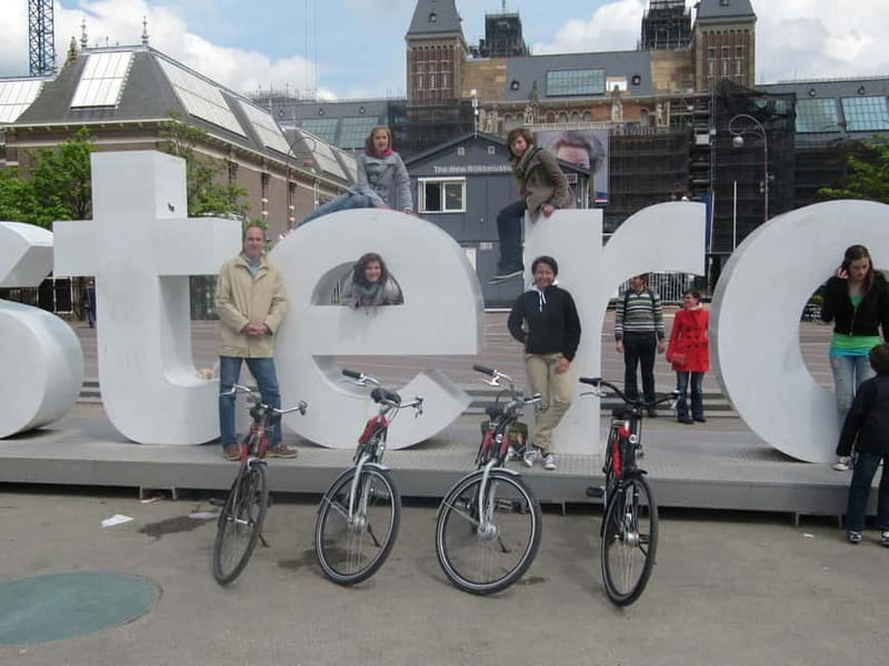 Amsterdam:: Bike Rental with Free Self-Guided Tour - The bike setup: gears, hand brakes, side bags, and two locks