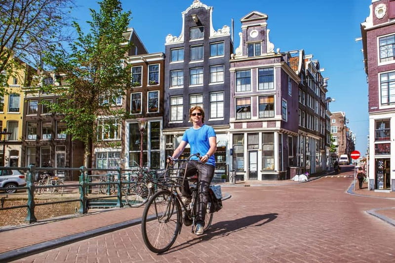 Amsterdam:: Bike Rental with Free Self-Guided Tour - Finding the start point near Amsterdam Central and the cruise terminal