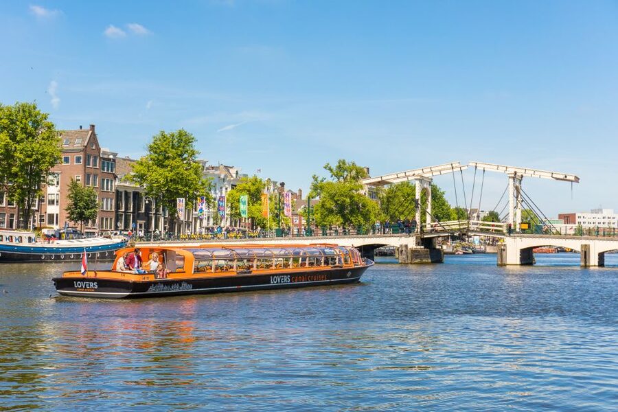 Amsterdam: City Centre Canal Cruise including Audioguide - Picking your boarding point: Centraal, Anne Frank House, Leidseplein, or Rijksmuseum area