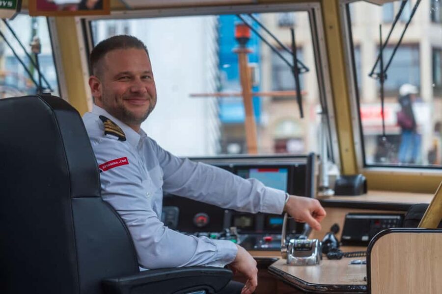Amsterdam: Heated Canal Cruise Including Audioguide - Where You Board and Why 60 Minutes Feels Different Than 75