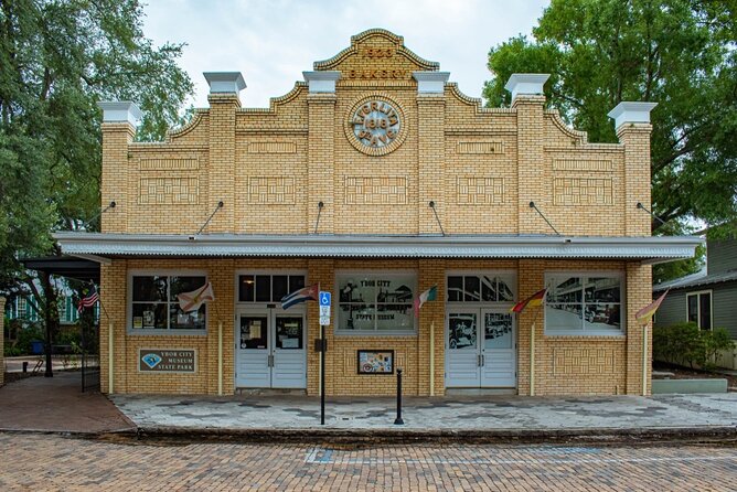An Epic Scavenger Hunt: Ybor City Wild Goose Chase - Getting Started: The Lets Roam App and Your First Steps