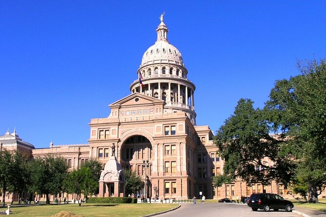 An Exciting Scavenger Hunt: Austin Capitol Sights & Downtown Gems - Austin Central Library to Old Bakery & Emporium: Quick Stops, Smart Looking
