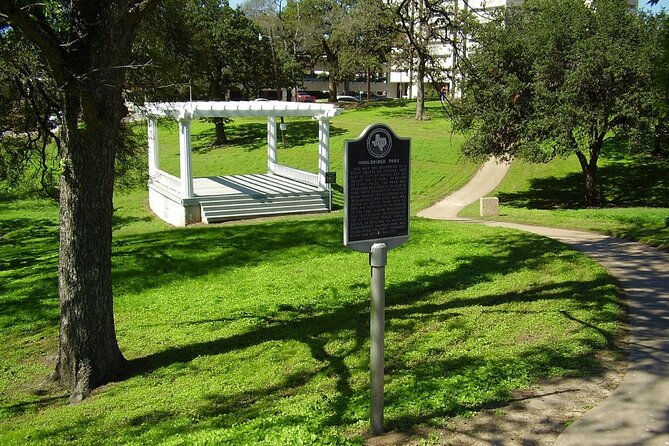 An Exciting Scavenger Hunt: Austin Capitol Sights & Downtown Gems - Price and Time: Is $14.99 for 1.5–2 Hours Good Value?