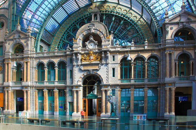 Antwerp Scavenger Hunt and Best Landmarks Self Guided Audio Tour - Groenplaats and the square rhythm—where the city opens up