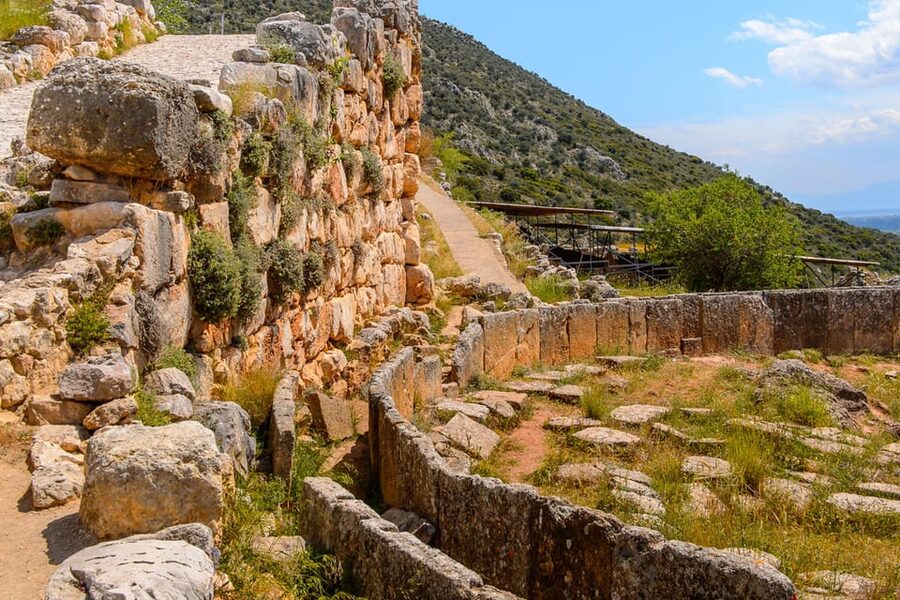 Archaeological Site of Mycenae: E-Ticket with Audio Guide - The passage to the beehive-shaped Tomb of Agamemnon