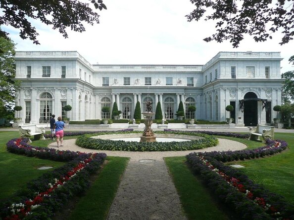 Art Historian’s Gilded Age Newport: A Self-Guided Driving Tour - Finding the start point near 1 W Marlborough St