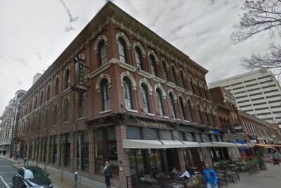 Astounding Scavenger Hunt: Knoxville's Perfect Blend - Blount Mansion and the Photo Challenge Sweet Spot
