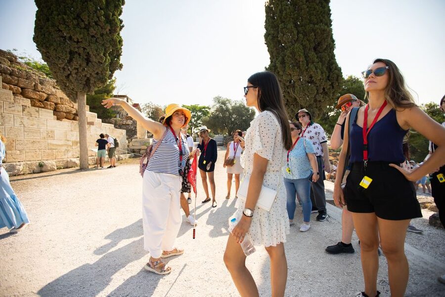 Athens: Acropolis Guided Walking Tour & Plaka Audio Tour - Early Access at the Acropolis: Why 2 Hours Feels Just Right
