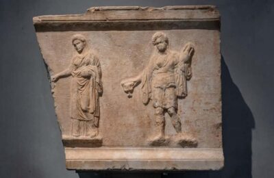 Athens: Acropolis Museum Reserved Entry Ticket & Audio Tour - Entering the Acropolis Museum with your time slot