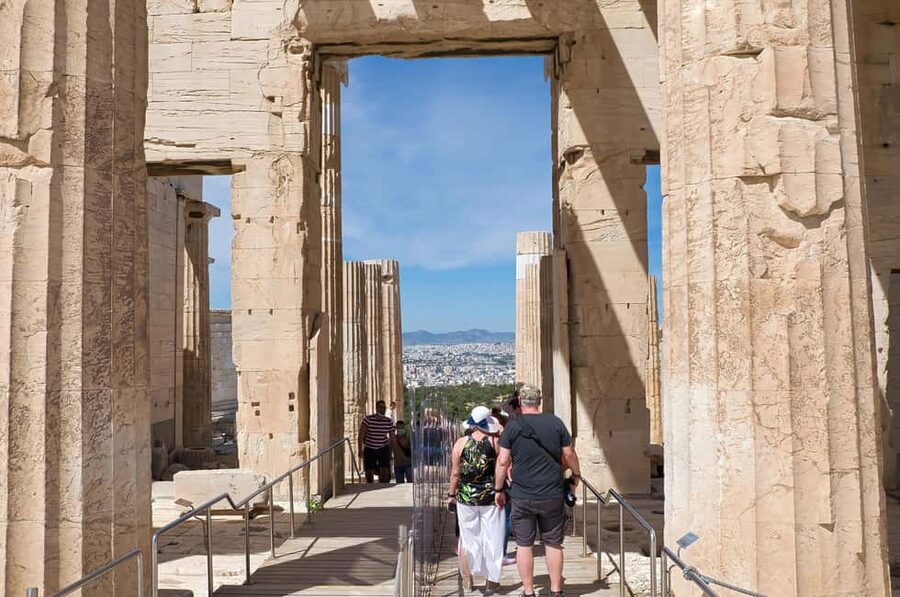 Athens: Acropolis Self-Guided Audiovisual Tour w/ 3D Models - Language choices: 8 options means you can travel comfortably