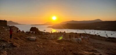 Athens: Cape Sounio & Poseidon Temple Trip with Audio Guide - The quick viewpoint stop: 5 minutes can matter for photos