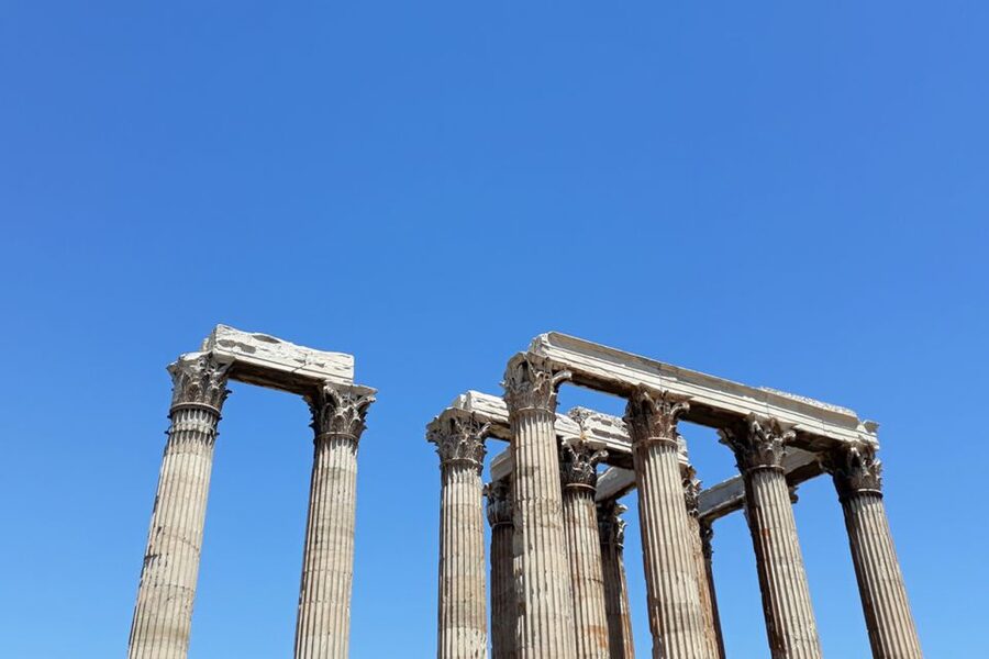 Athens: Temple of Olympian Zeus Ticket and Audio Tour - Seventeen-meter pillars and a 700-year build story