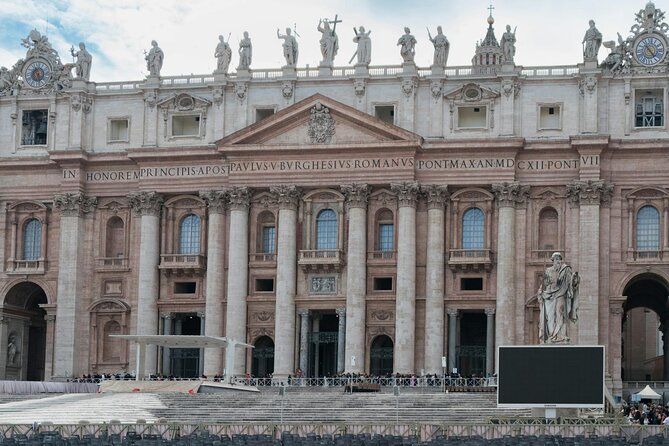 Audio Guide to St Peters Basilica and Entry through the Holy Door - Audio guide you can actually use: why download-before-you-go matters