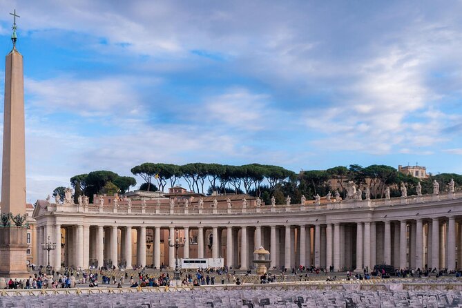 Audio Guide to St Peters Basilica and Entry through the Holy Door - St. Peter’s Square start: timing, meeting spot, and getting oriented fast