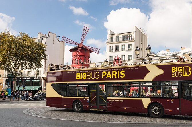 Audio tour + Hop-On-Hop-Off Bus Tour - Champs-Élysées and Grand Palais: classic Paris, heavy foot traffic