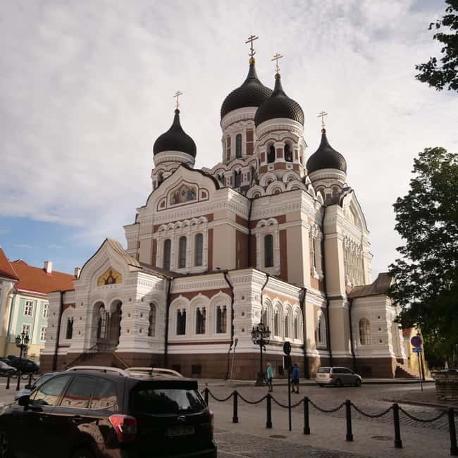 Audio Tour of the Toompea Hill (Cathedral Hill) in Tallinn - How the GPS audio route works: 38 sights, your pace