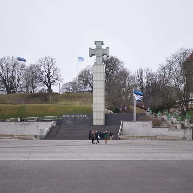 Audio Tour of the Toompea Hill (Cathedral Hill) in Tallinn - Following the hill to the best panoramic and photo spots