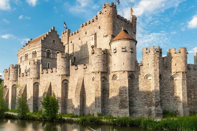AudioGuide Ghent - Stop 6: Korenmarkt again—your guide’s favorite building and the daredevil architect