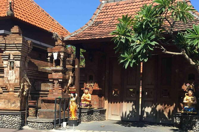 Backlanes and Hidden Sites: A Self-Guided Audio Tour in Seminyak - Starting at Grandmas Plus and ending on Petitenget Beach