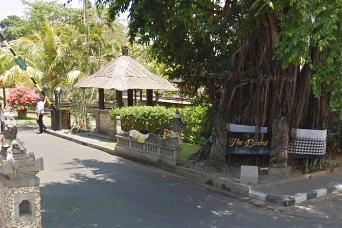 Backlanes and Hidden Sites: A Self-Guided Audio Tour in Seminyak - Pura Petitenget Masceti Temple: a traditional sea temple stop