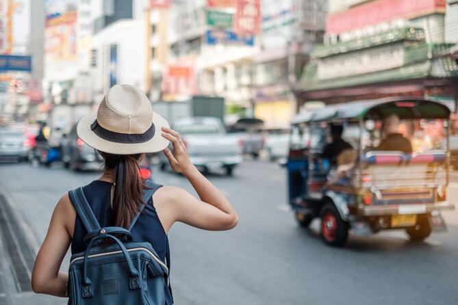 Bangkok Chinatown: Self-Guided Mystery Puzzle Quest - Stop 4: Wat Lokanukroh inside Sampeng Market vibes
