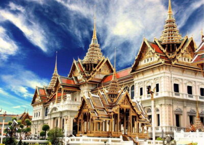 Bangkok: Grand Palace & Emerald Buddha Entry with Audioguide - Your First Rule Set: Dress Code, Forbidden Items, and Photo Limits