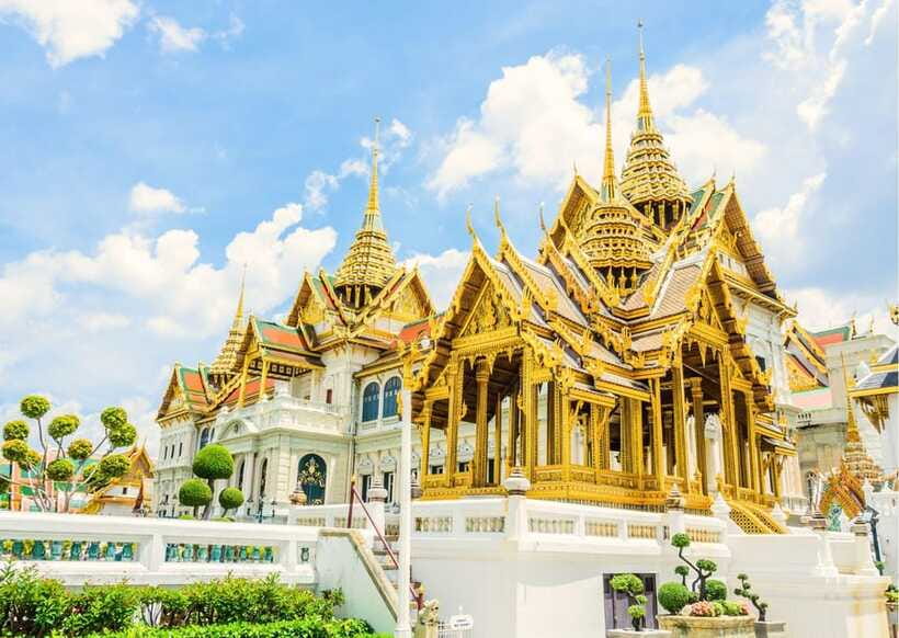 Bangkok: Grand Palace & Emerald Buddha Entry with Audioguide - Emerald Buddha and the Temple Areas Inside the Palace Grounds