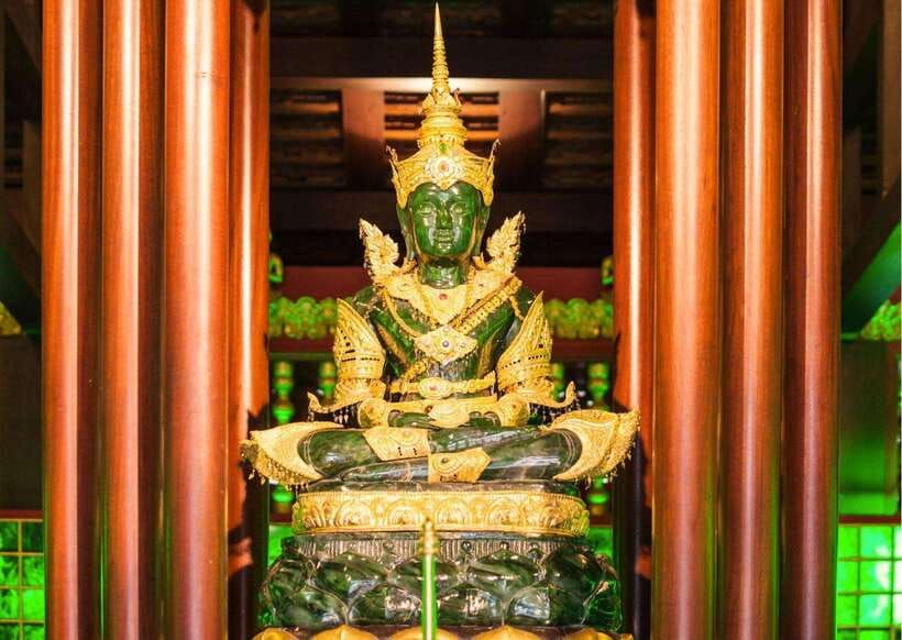 Bangkok: Grand Palace & Emerald Buddha Entry with Audioguide - The Museum Pair: Queen Sirikit Textile and Arts of the Kingdom