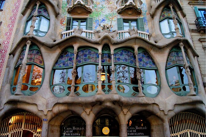 Barcelona: Casa Batllo Timed Entrance Ticket with Audio Guide - Casa Batlló’s reputation is earned, especially outside