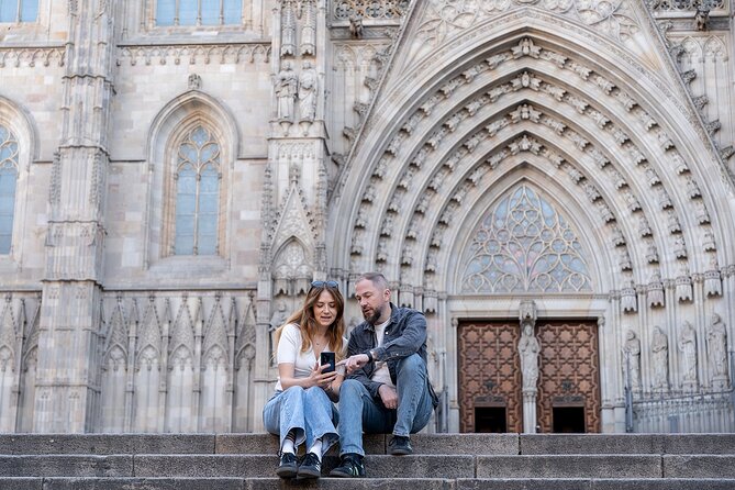 Barcelona Gothic Quarter Self-Guided Tour: Hidden Skull Route - Palau de la Generalitat de Catalunya and MUHBA – El Call (Brief, Focused Stops)