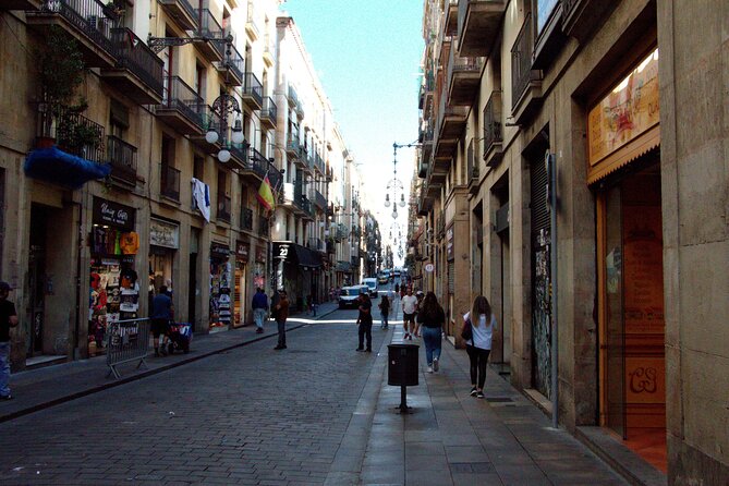 Barcelona's El Raval and the Gothic Quarter: A Self-Guided Audio Tour - Meson del Café and the value of local detours