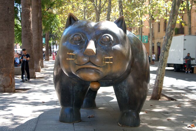 Barcelona's El Raval and the Gothic Quarter: A Self-Guided Audio Tour - Gothic Quarter highlights: Cathedral and Pont de Bisbe