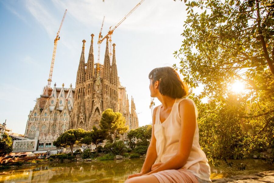 Barcelona: Sagrada Familia Entry Ticket with Audio Guide - When to go: mornings, sunset, and how light changes everything