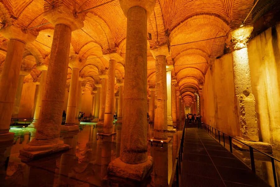 Basilica Cistern Guided Tour & Blue Mosque Audio Guide - Medusa Heads: Myth Meets Architecture