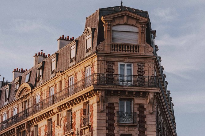 Bastille's Architecture & Artisans Self-Guided Walking Tour - The audio guide: local historian energy, delivered by Juan