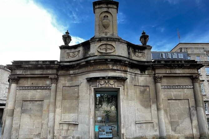 Bath Self-Guided Private Tour - Pulteney Bridge and Pulteney Weir: engineering meets street life