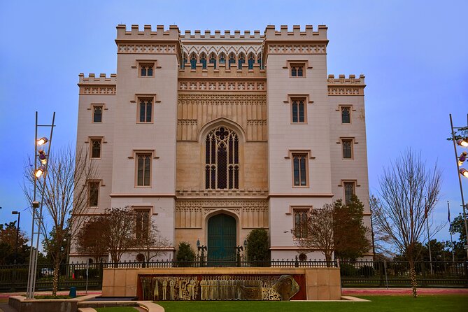 Baton Rouge Historic Downtown Self-Guided Audio Walking Tour - Sing the River Sculpture: Mississippi history you can see