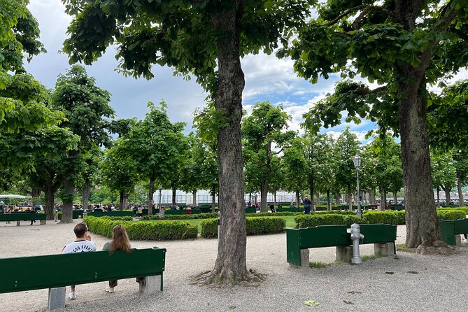 Beautiful Bern's Legends: A Self-Guided Audio Tour - Bundesplatz and the Federal Palace: governance made walkable